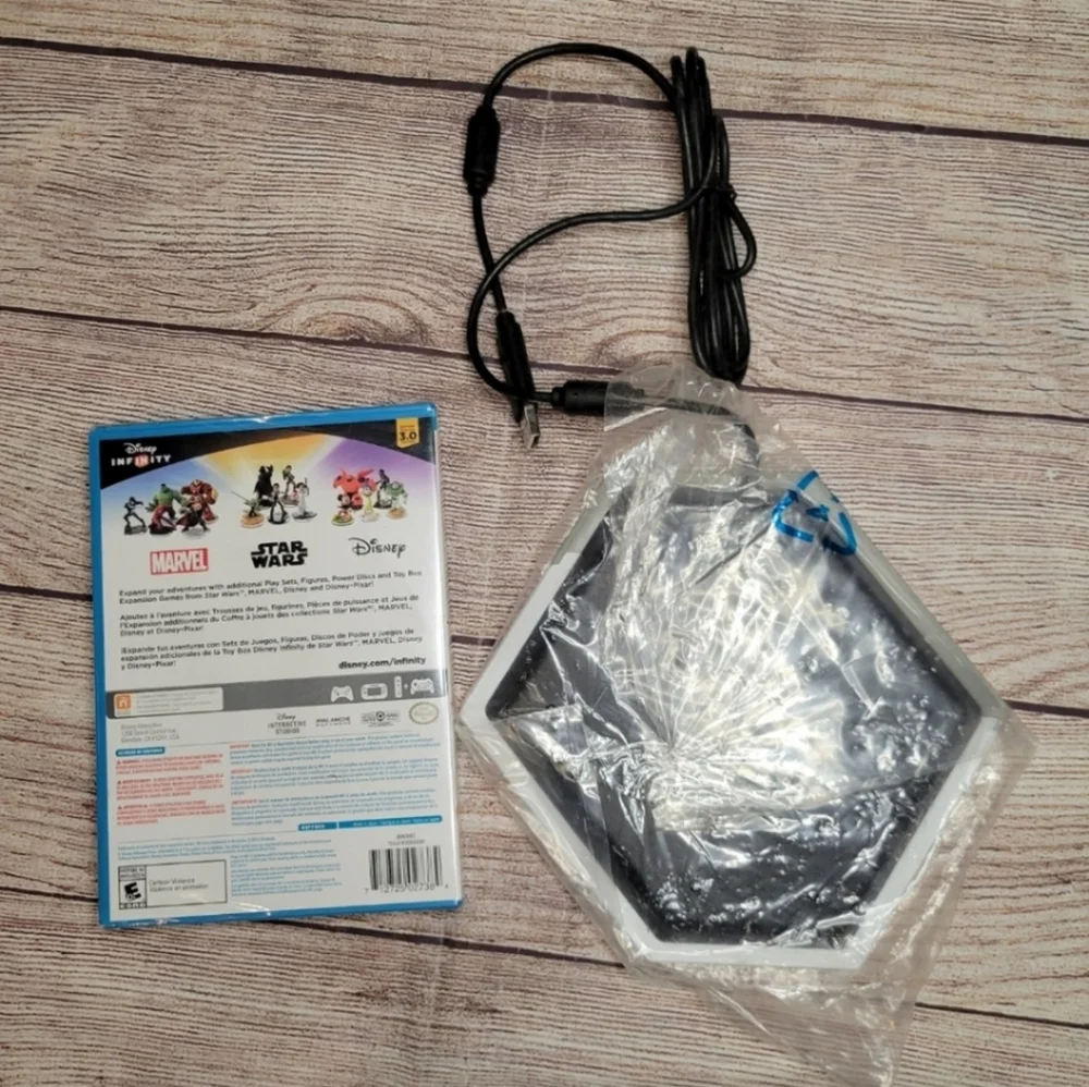 Nintendo Disney Infinity wii U game and gaming pad
